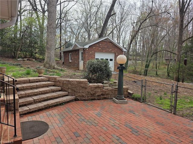 157 Woodbriar Road, Winston-salem, NC 27106