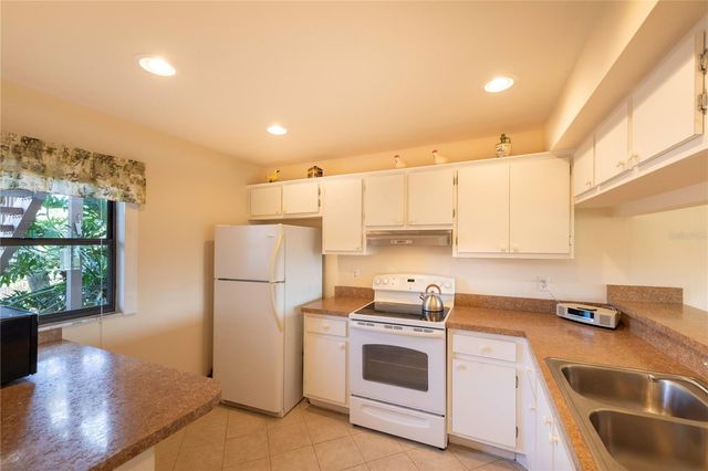 696 BIRD BAY DRIVE W 138, Venice, FL 34285