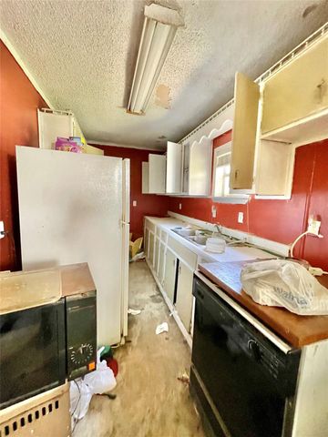 1134 Ladybird Lane, Reno, TX 76020