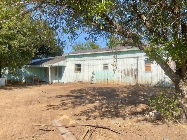 1134 Ladybird Lane, Reno, TX 76020