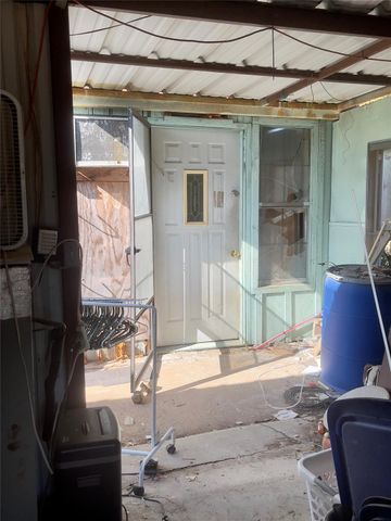 1134 Ladybird Lane, Reno, TX 76020