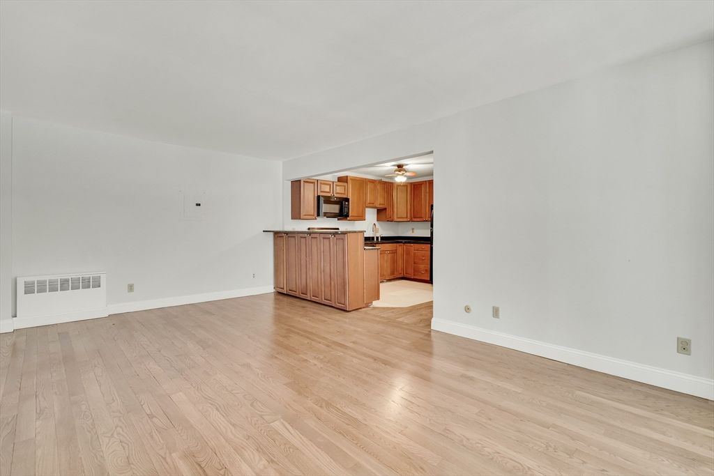 32 Juniper St 97, Brookline, MA 02445