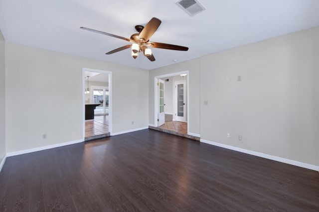 2560 Purvis Avenue, Clovis, CA 93611
