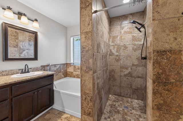 2560 Purvis Avenue, Clovis, CA 93611