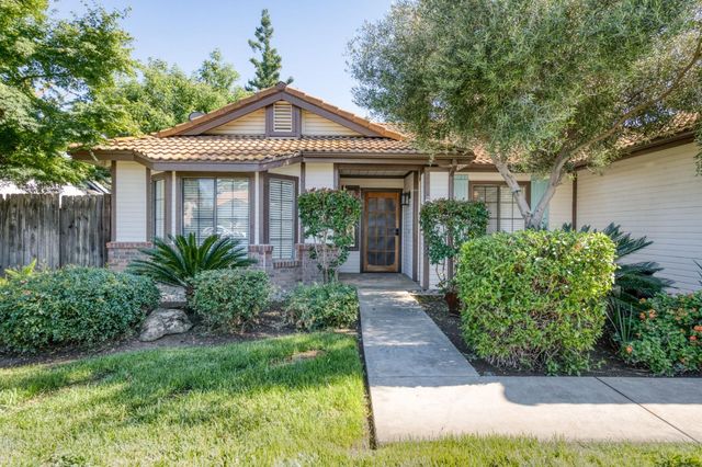2560 Purvis Avenue, Clovis, CA 93611