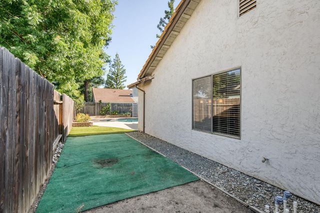 2560 Purvis Avenue, Clovis, CA 93611