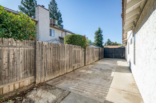 2560 Purvis Avenue, Clovis, CA 93611