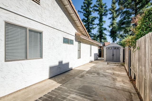2560 Purvis Avenue, Clovis, CA 93611