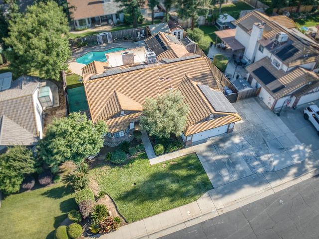 2560 Purvis Avenue, Clovis, CA 93611