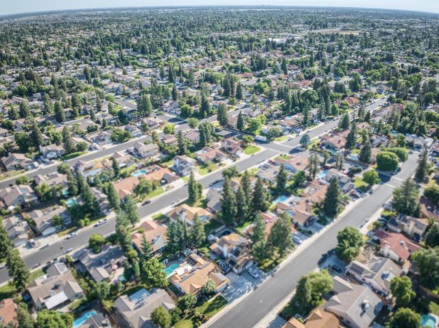 2560 Purvis Avenue, Clovis, CA 93611