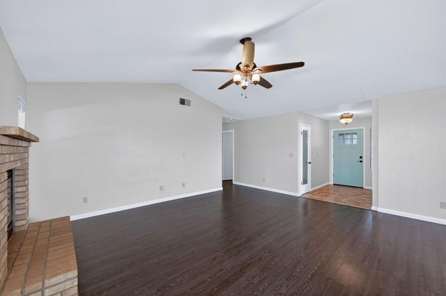 2560 Purvis Avenue, Clovis, CA 93611