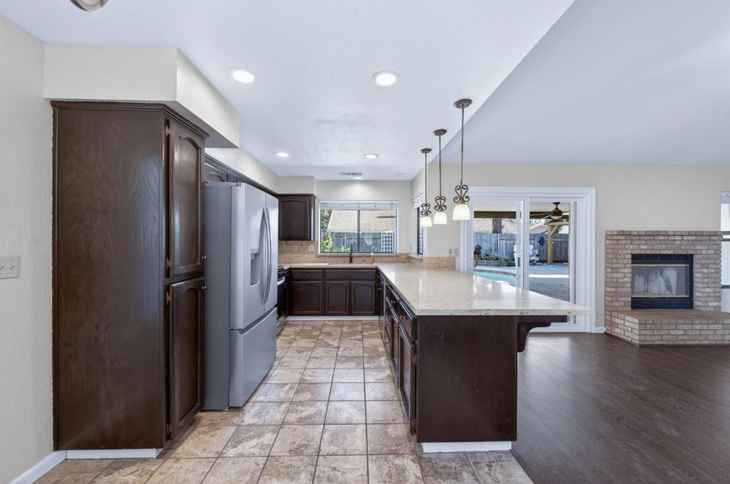 Image 13 of property listing at 2560 Purvis Avenue, Clovis, CA 93611