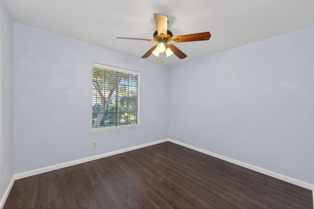 Image 16 of property listing at 2560 Purvis Avenue, Clovis, CA 93611