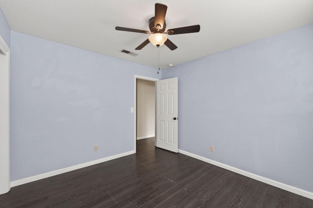 Image 21 of property listing at 2560 Purvis Avenue, Clovis, CA 93611