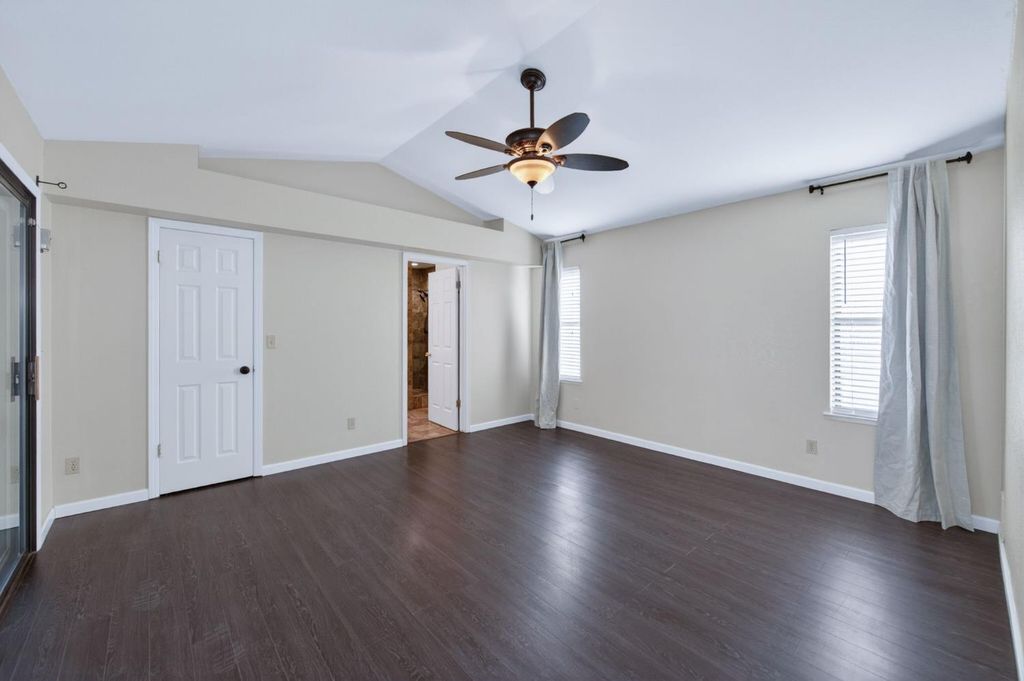 Image 24 of property listing at 2560 Purvis Avenue, Clovis, CA 93611