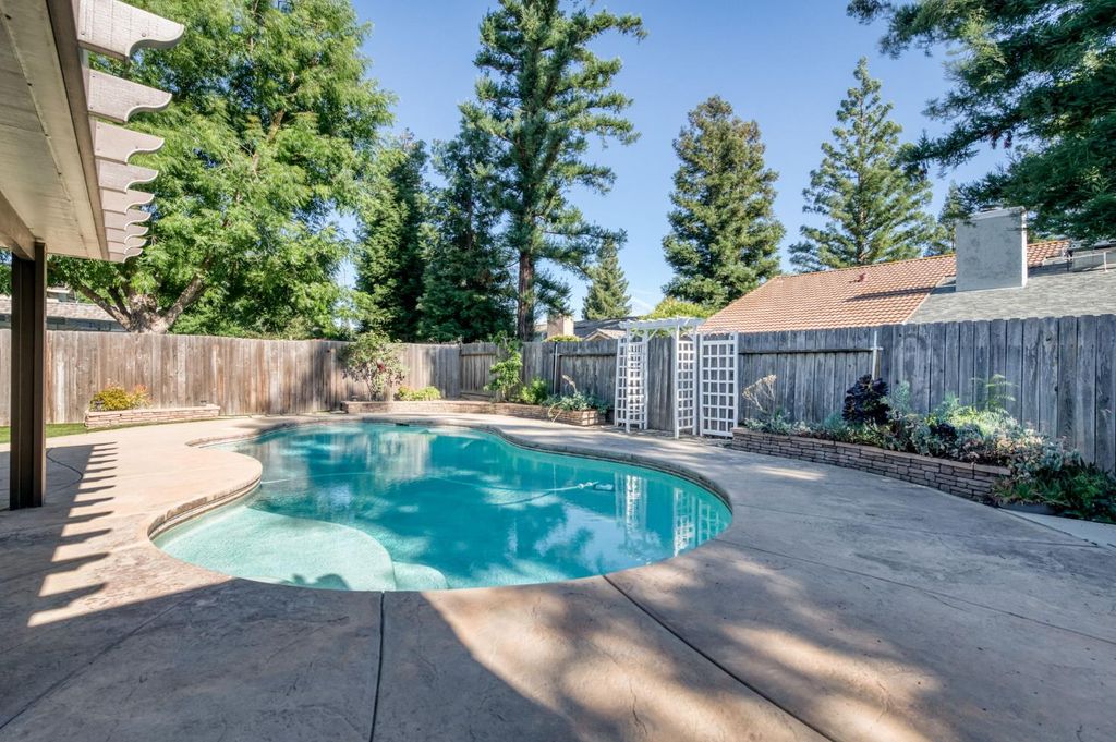 Image 30 of property listing at 2560 Purvis Avenue, Clovis, CA 93611