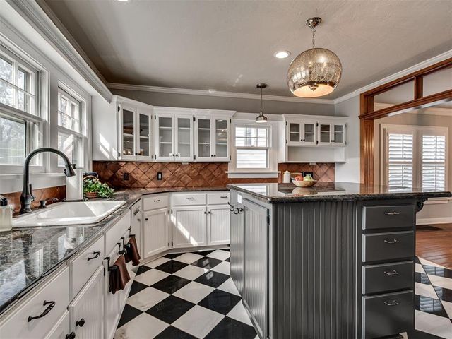 624 S Flood Avenue, Norman, OK 73069