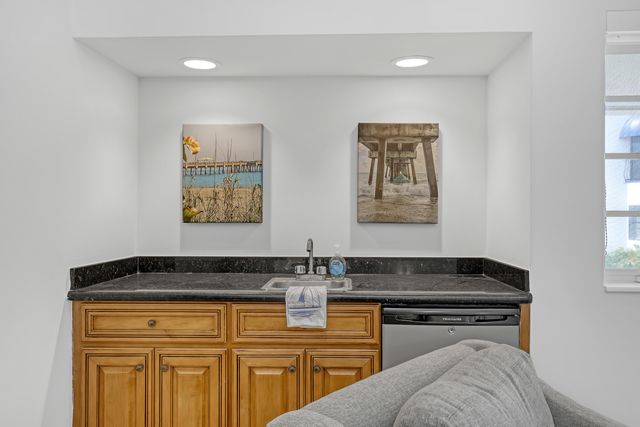 220 Celestial Way 6, Juno Beach, FL 33408