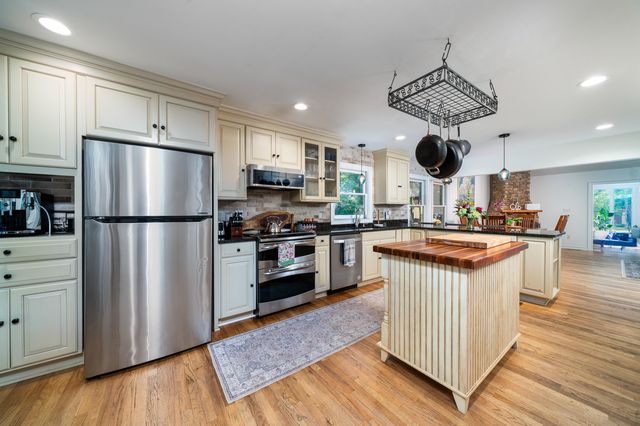 2627 Starfish Drive, Johns Island, SC 29455
