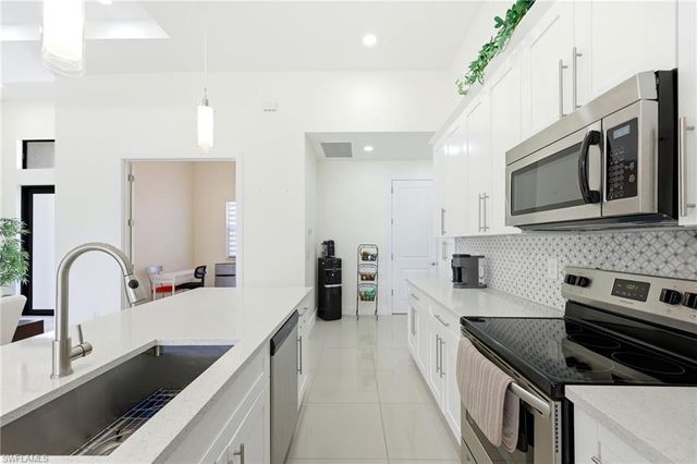 1429 NE 6th AVE, Cape Coral, FL 33909