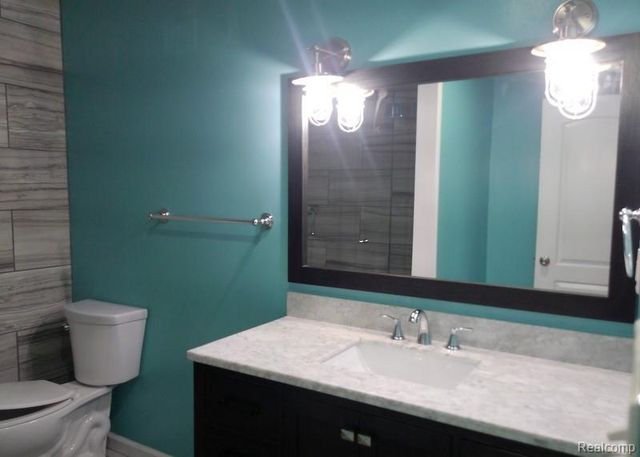 23801 Winifred Avenue, Warren, MI 48091