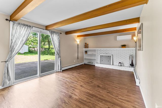 4032 Hedwig Drive, Fort Wayne, IN 46815