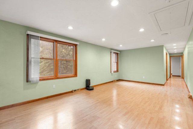1 Savel Ln, Sharon, MA 02067