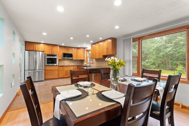 1 Savel Ln, Sharon, MA 02067