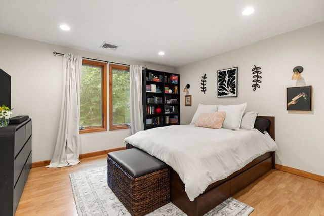 1 Savel Ln, Sharon, MA 02067