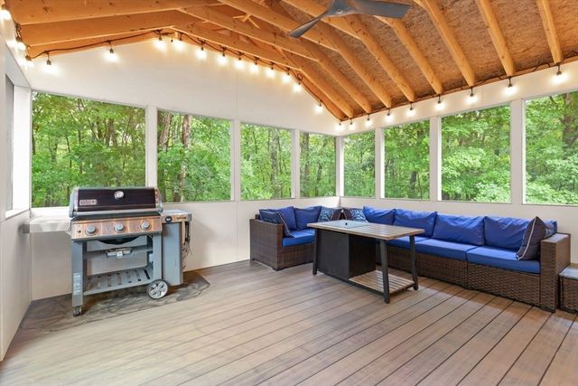 1 Savel Ln, Sharon, MA 02067