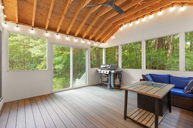 1 Savel Ln, Sharon, MA 02067