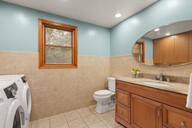 1 Savel Ln, Sharon, MA 02067