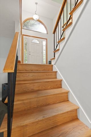 1 Savel Ln, Sharon, MA 02067
