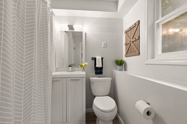 1 Savel Ln, Sharon, MA 02067