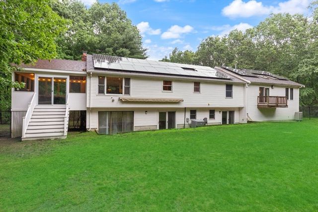 1 Savel Ln, Sharon, MA 02067