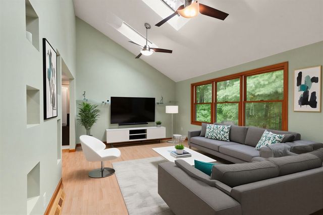 1 Savel Ln, Sharon, MA 02067