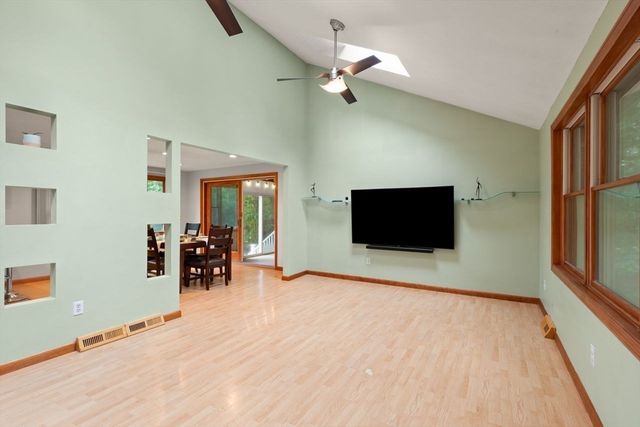 1 Savel Ln, Sharon, MA 02067