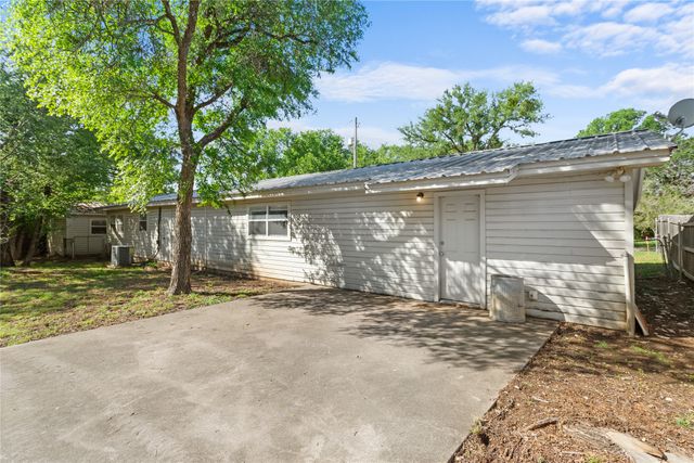 580 County Road 1743, Clifton, TX 76634