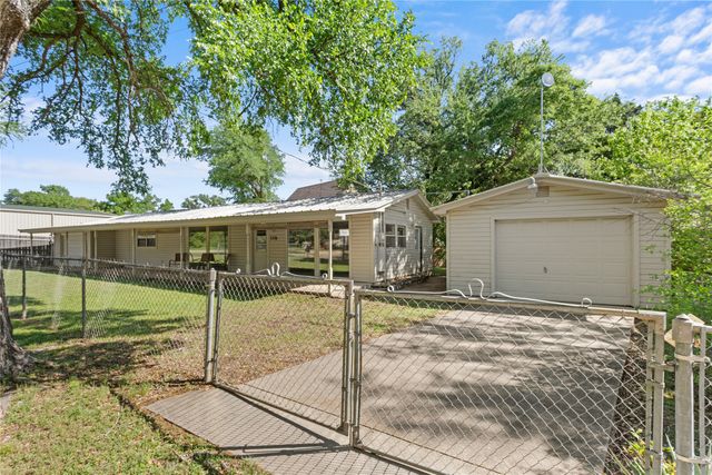 580 County Road 1743, Clifton, TX 76634