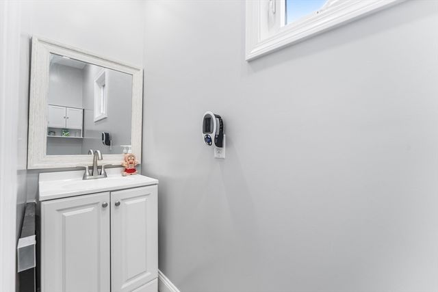 74 Leonard St, Boston, MA 02122