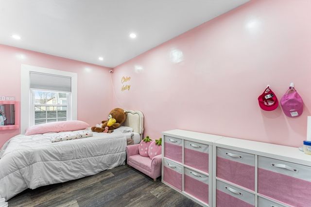 74 Leonard St, Boston, MA 02122