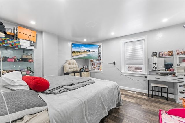 74 Leonard St, Boston, MA 02122