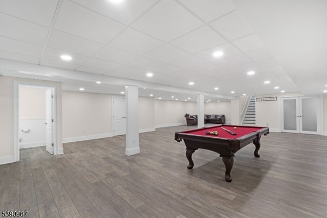 2 Eckles Dr, Branchburg Twp., NJ 08876