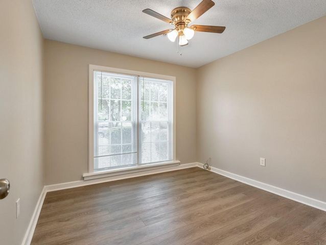 9138 Clubhouse Drive, Riverdale, GA 30274