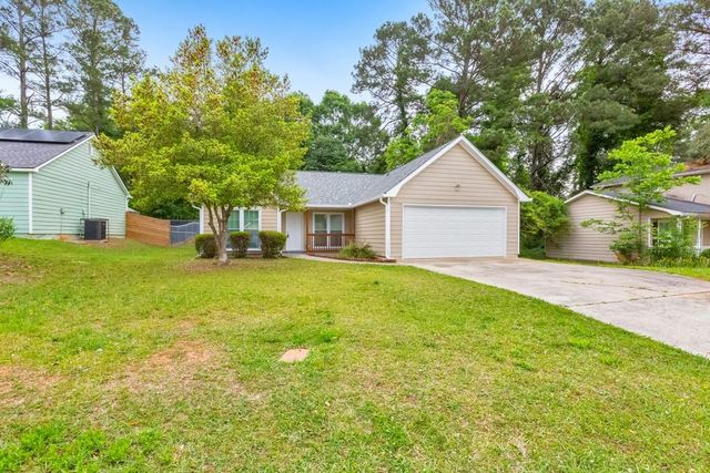 9138 Clubhouse Drive, Riverdale, GA 30274