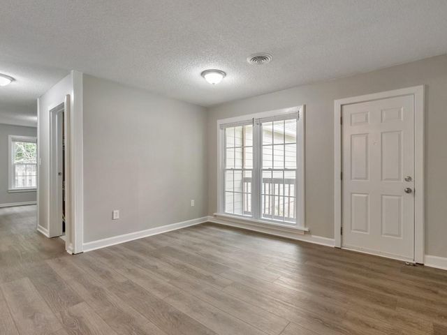 9138 Clubhouse Drive, Riverdale, GA 30274