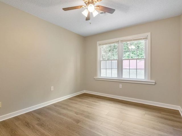 9138 Clubhouse Drive, Riverdale, GA 30274