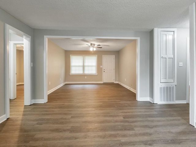 9138 Clubhouse Drive, Riverdale, GA 30274