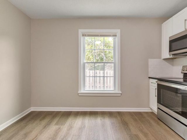 9138 Clubhouse Drive, Riverdale, GA 30274