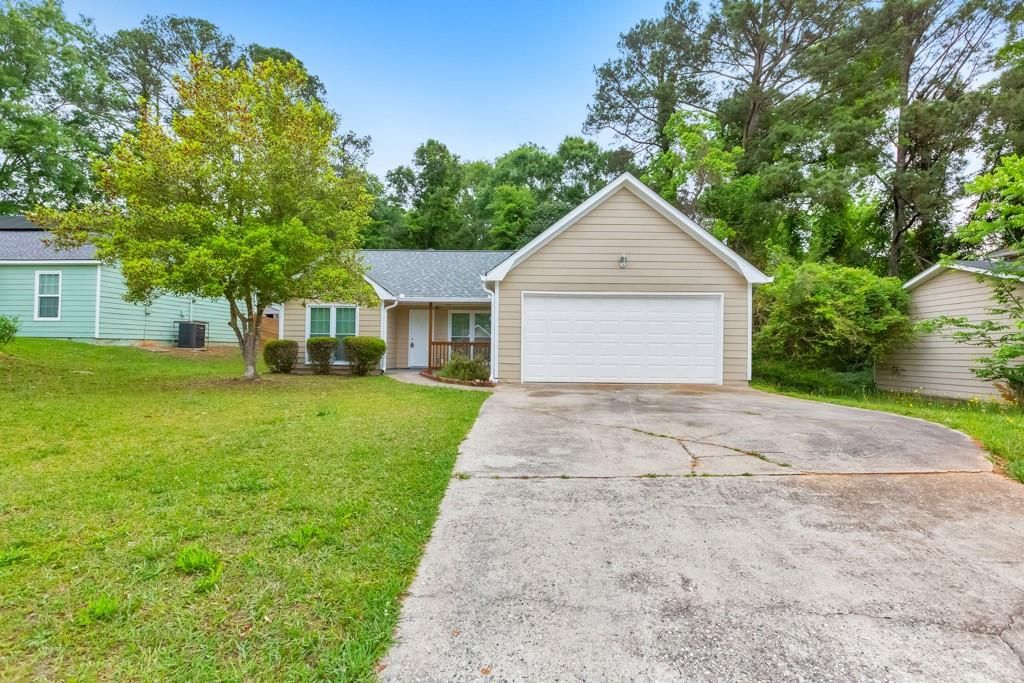 9138 Clubhouse Drive, Riverdale, GA 30274